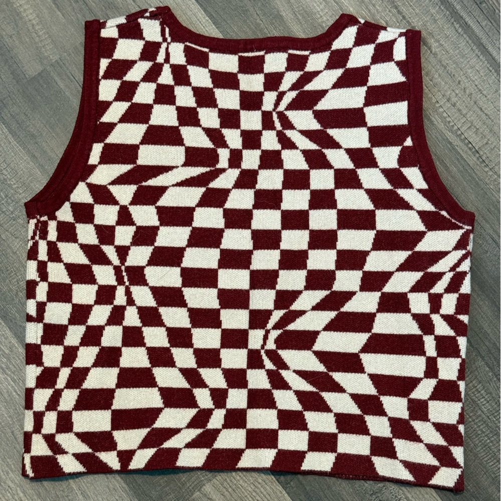 Geometric Burgundy and White Knit Top